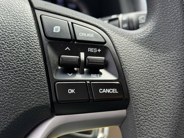 Used 2017 Molten Silver Hyundai SE image 19
