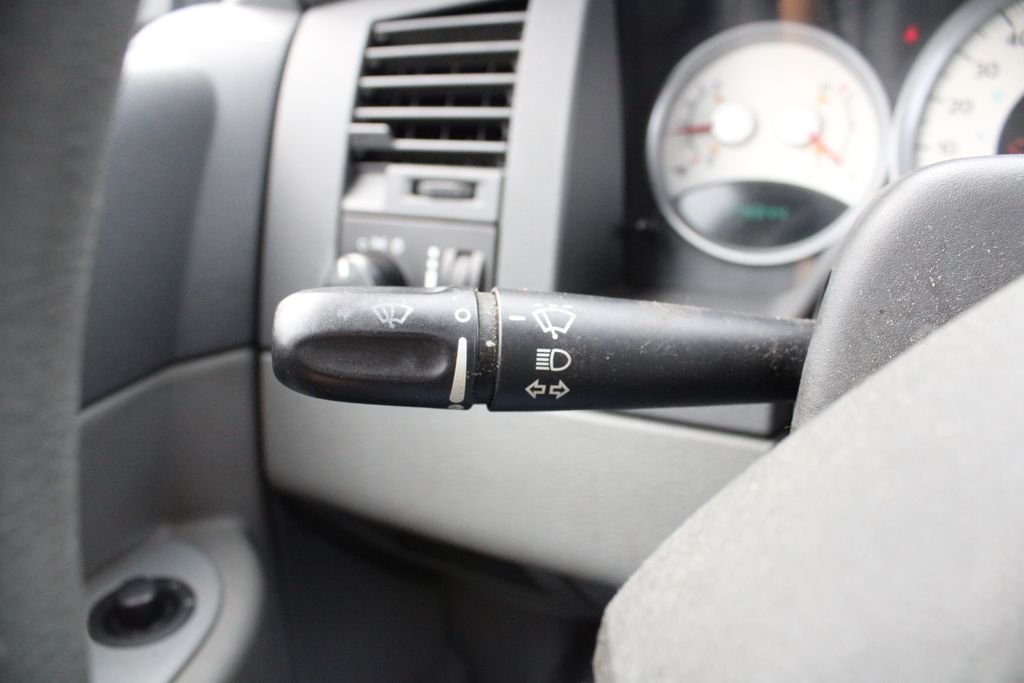 Used 2004 Blue Dodge SLT image 10