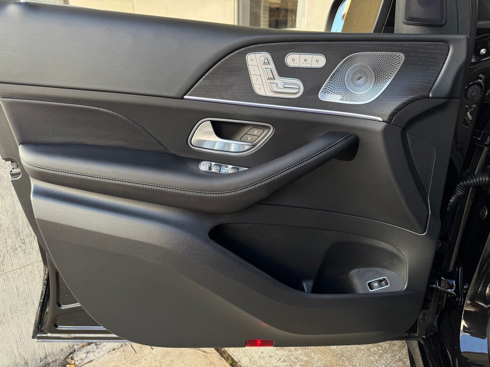 New 2026 Obsidian Black Metallic Mercedes-Benz GLE 350 image 18