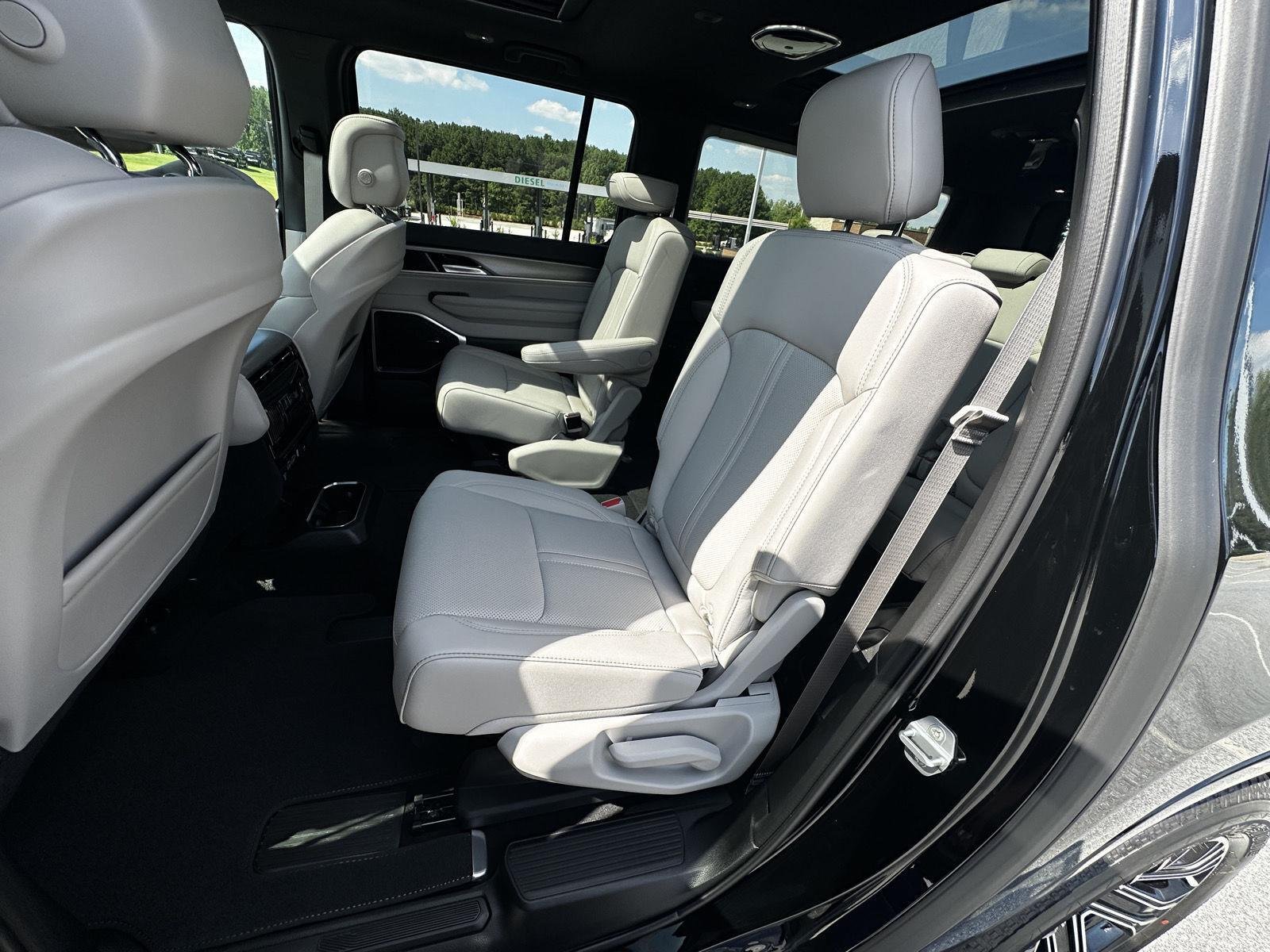 New 2026 High Gloss Black Exterior Paint Jeep  image 11
