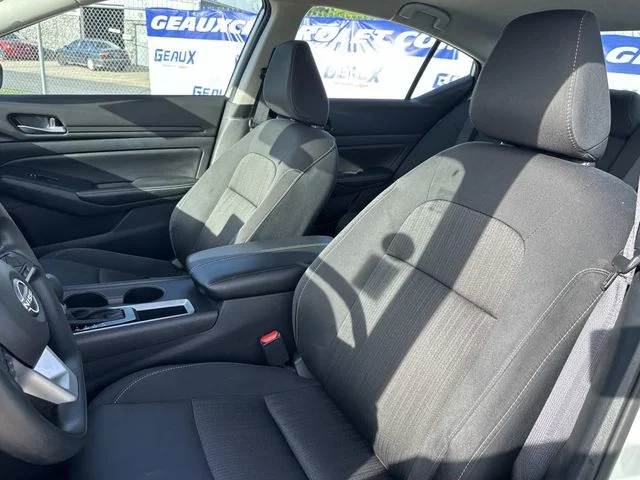 Used 2025 White Nissan 2.5 SV image 35
