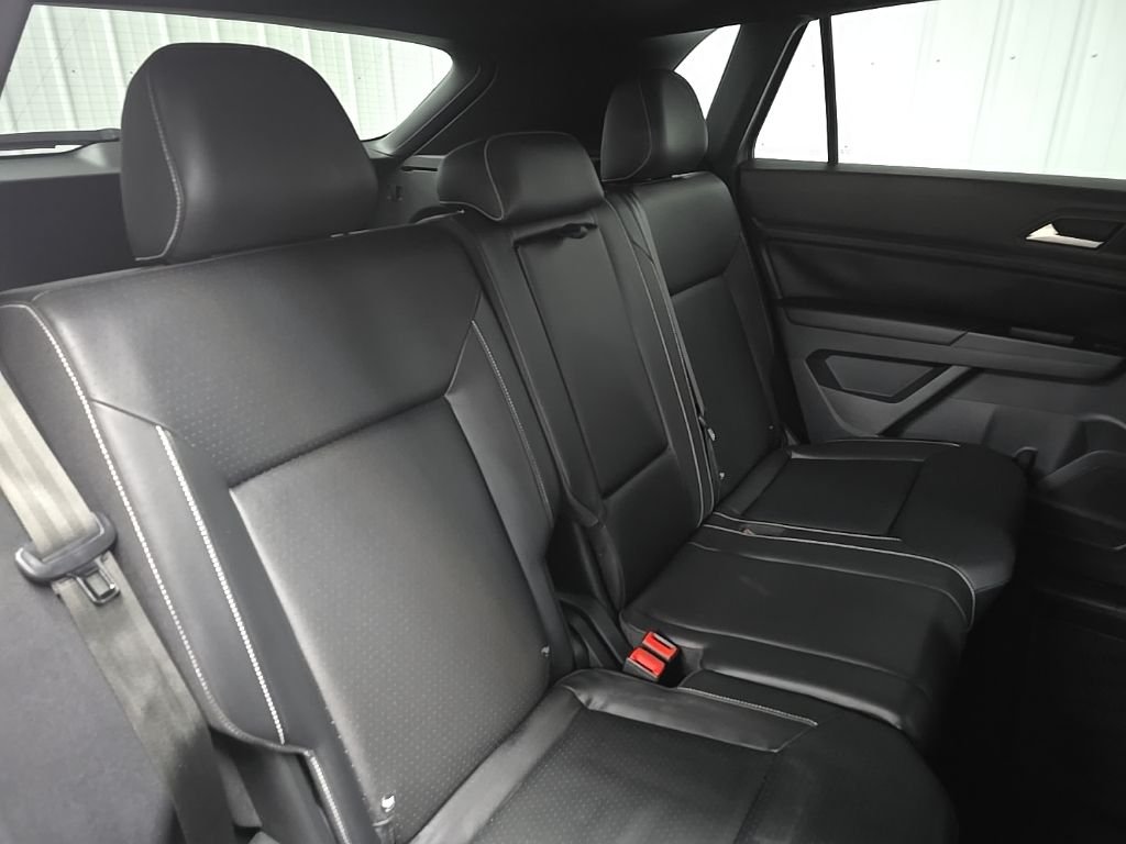 Used 2020 Silver Metallic Volkswagen 3.6L V6 SEL image 17