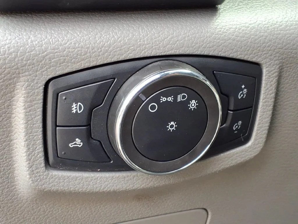 Used 2020 Black Ford XL image 16