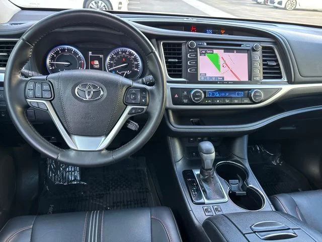 Used 2019 White Toyota SE image 9
