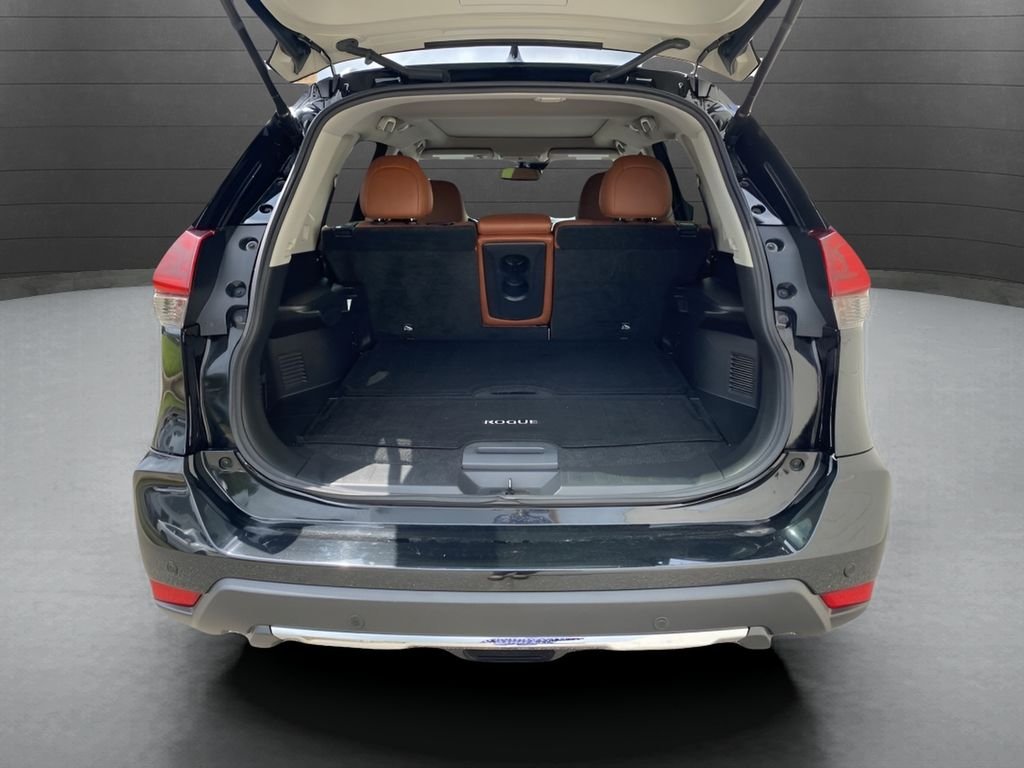 Used 2019 Magnetic Black Pearl Nissan SL image 27