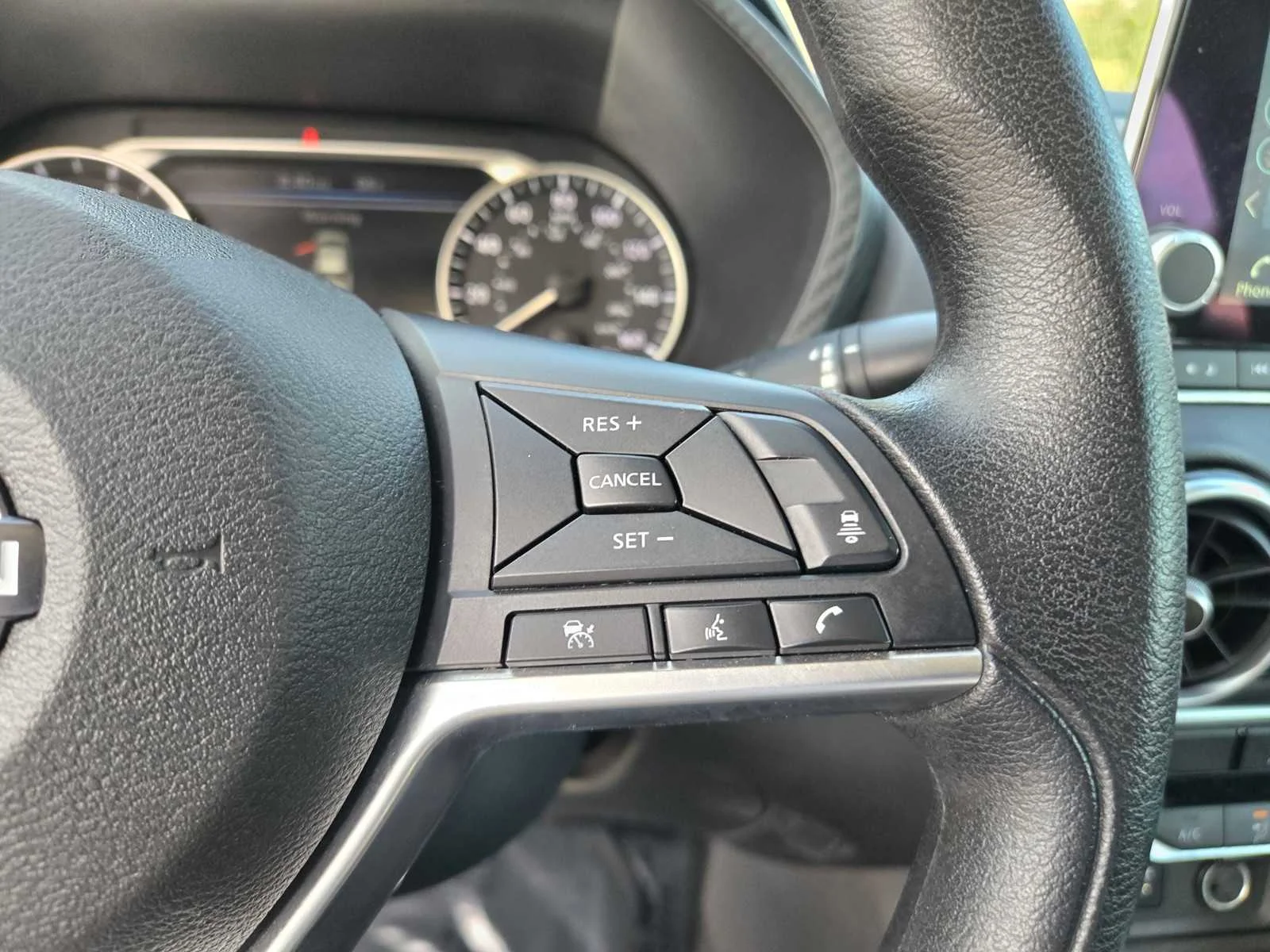 Used 2024  Nissan SV image 24