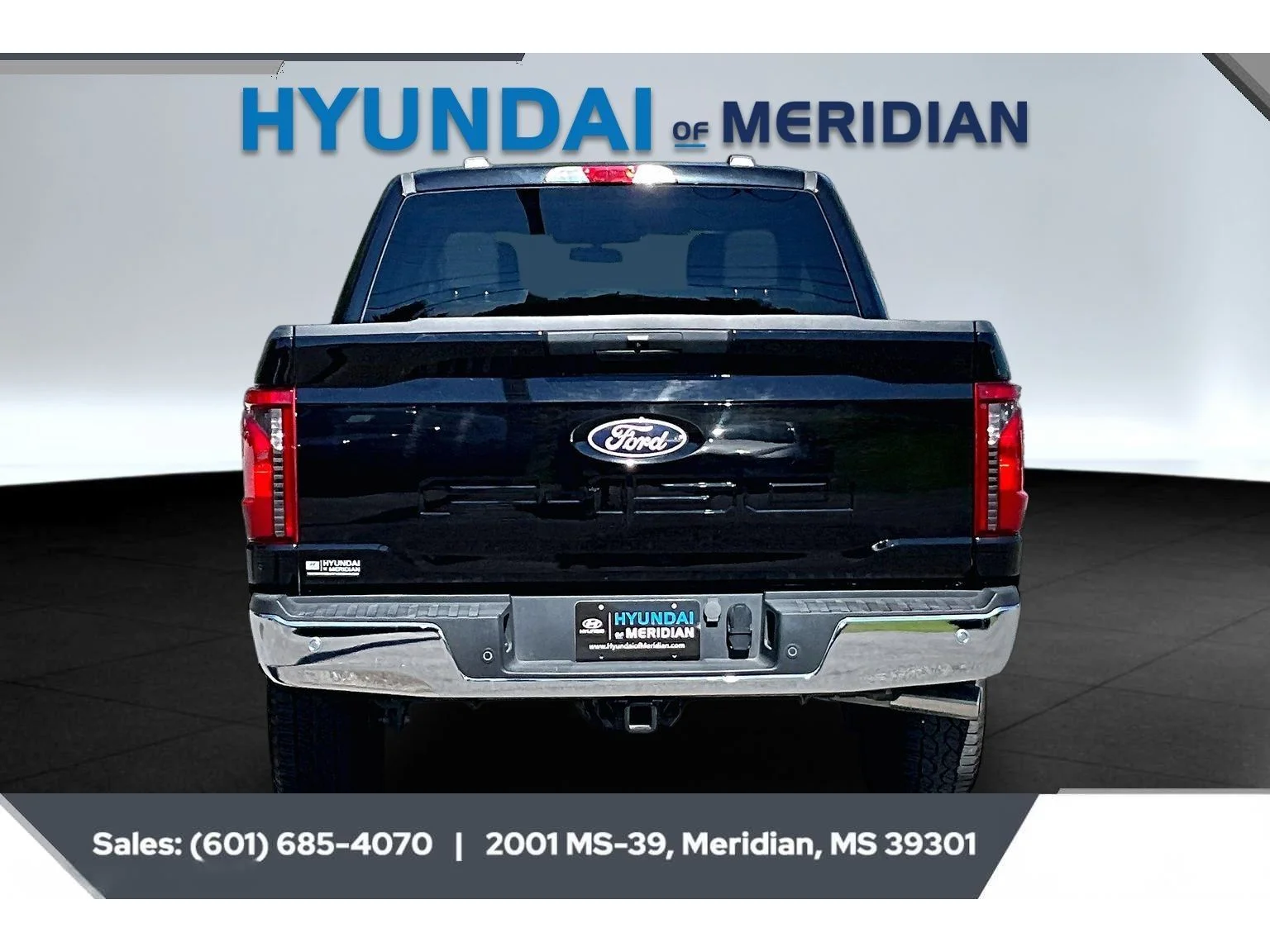 Used 2025 AGATE BLACK METALLIC Ford XLT image 4