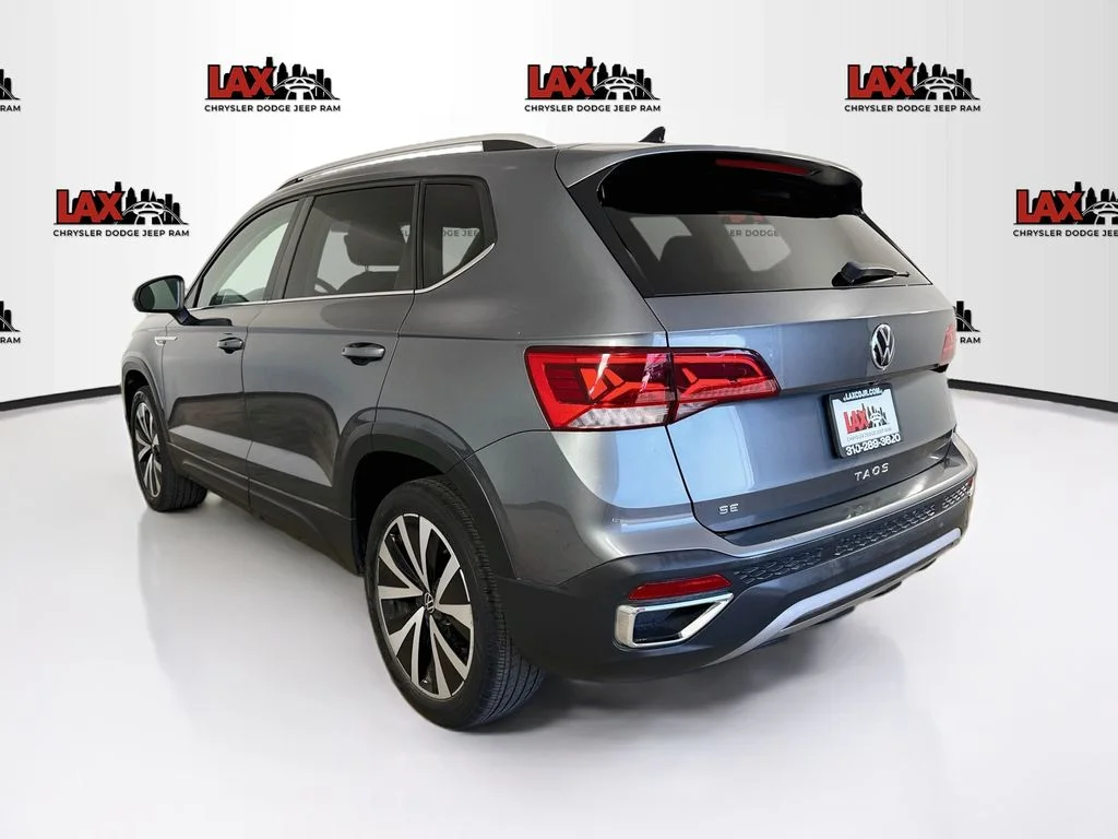Used 2022 Black Volkswagen 1.5T SE image 5