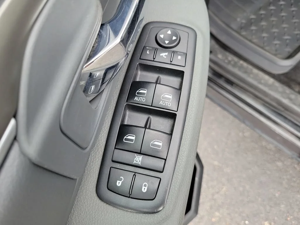Used 2019 Black Ram Big Horn image 20
