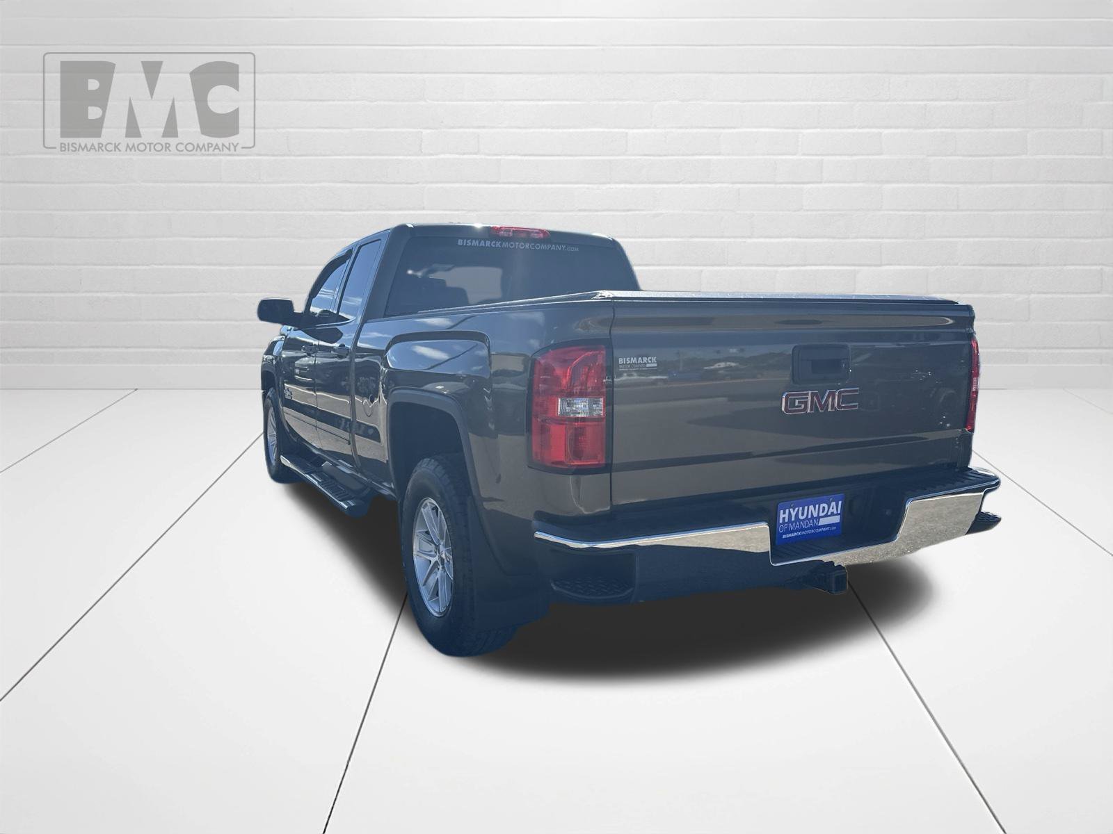 Used 2014 Brown GMC SLE image 4
