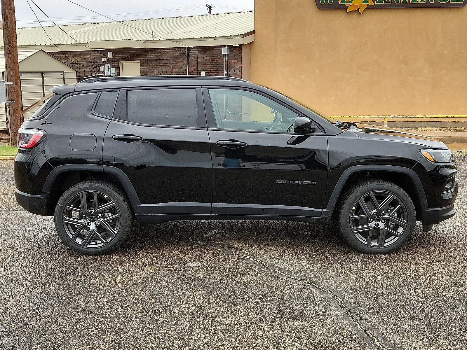 New 2025 PXJ Diamond Bla Jeep LIMITED 4X4 image 5