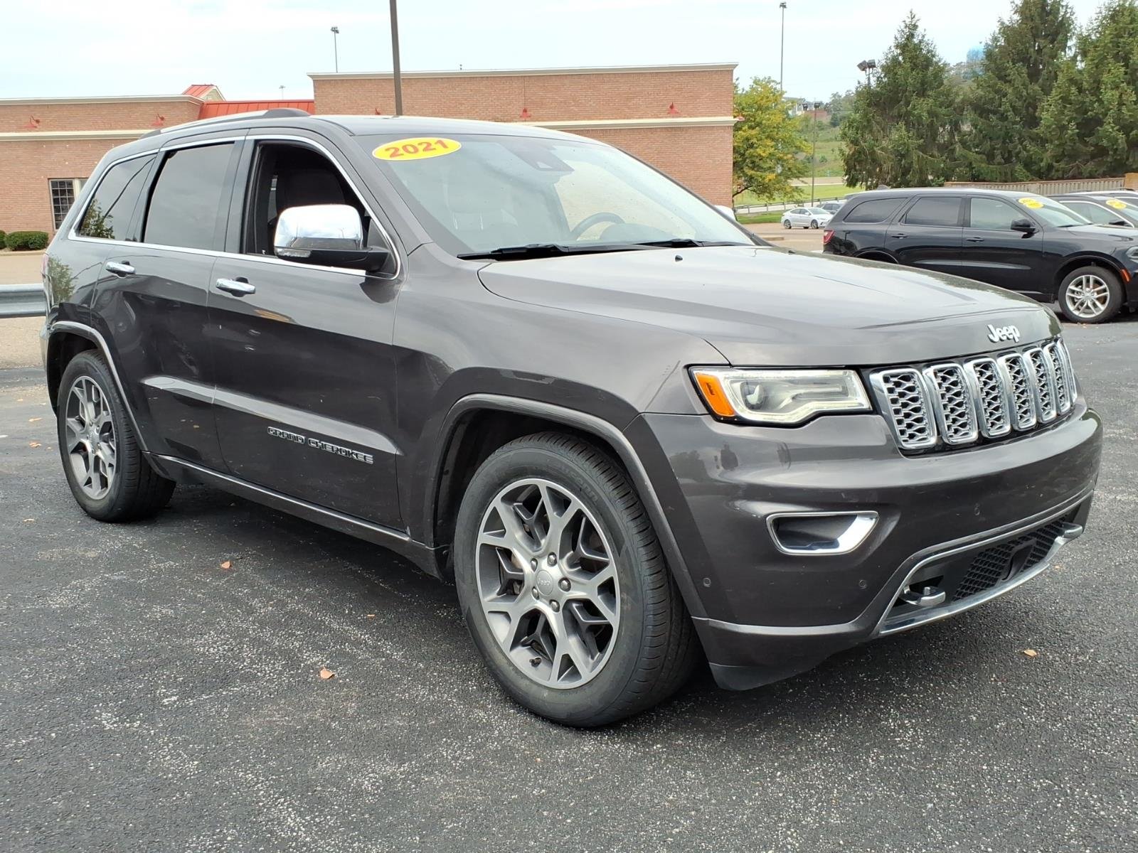Certified Used 2021 Granite Crystal Metallic Clear Coat Jeep Overland image 3