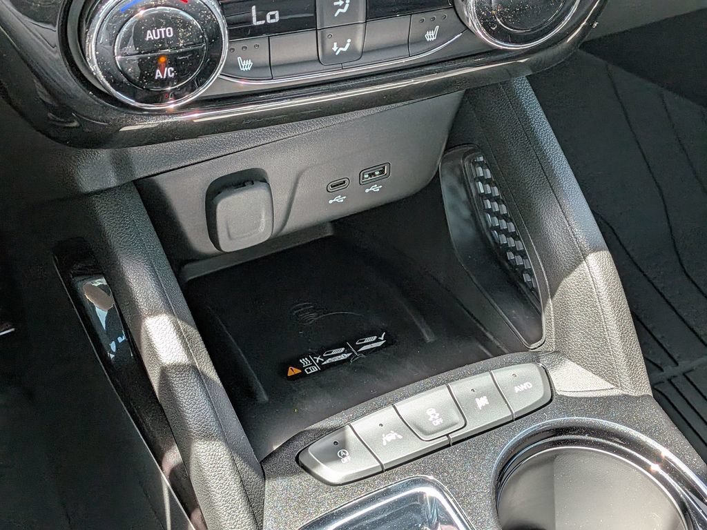 New 2026 Mosaic Black Metallic Chevrolet RS image 32