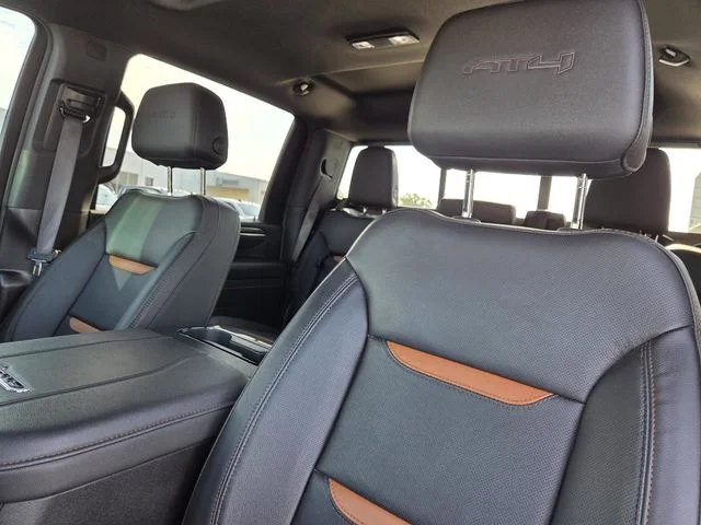 Used 2025 White GMC AT4 image 28