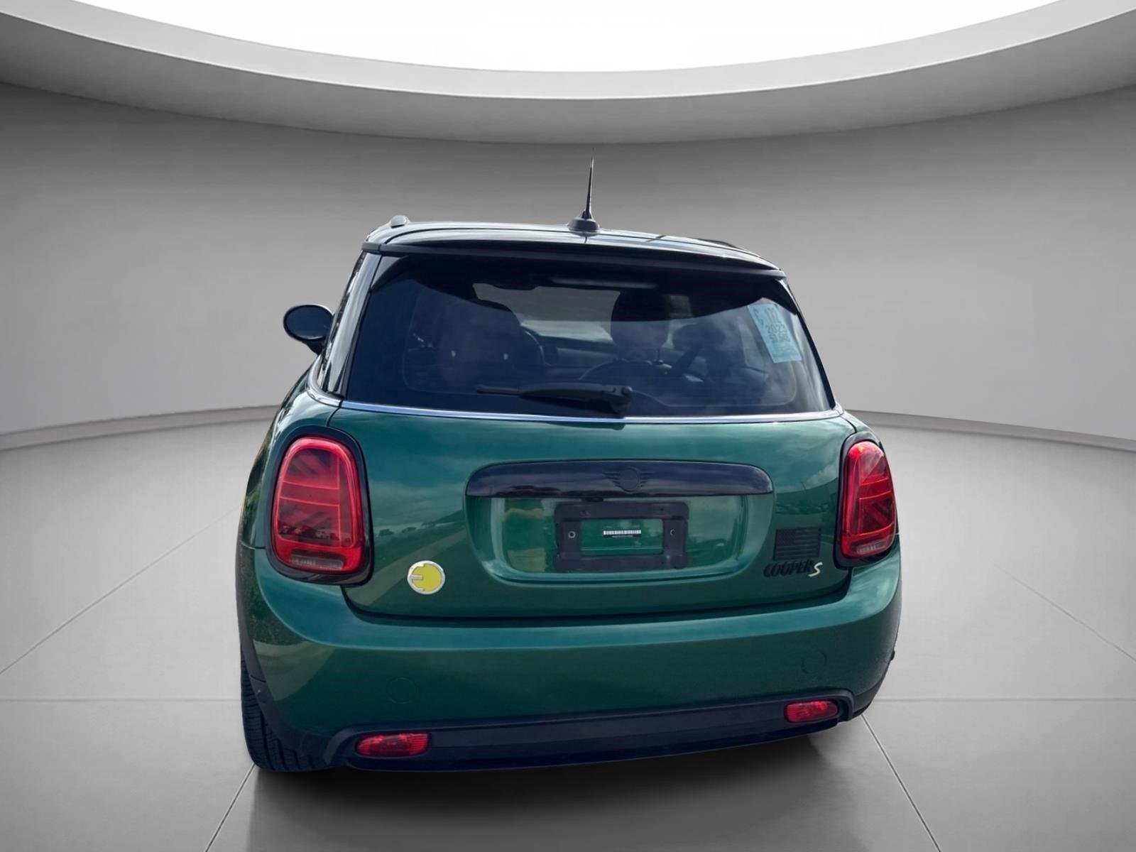 Used 2023 British Racing Green IV Metallic MINI Cooper SE image 11