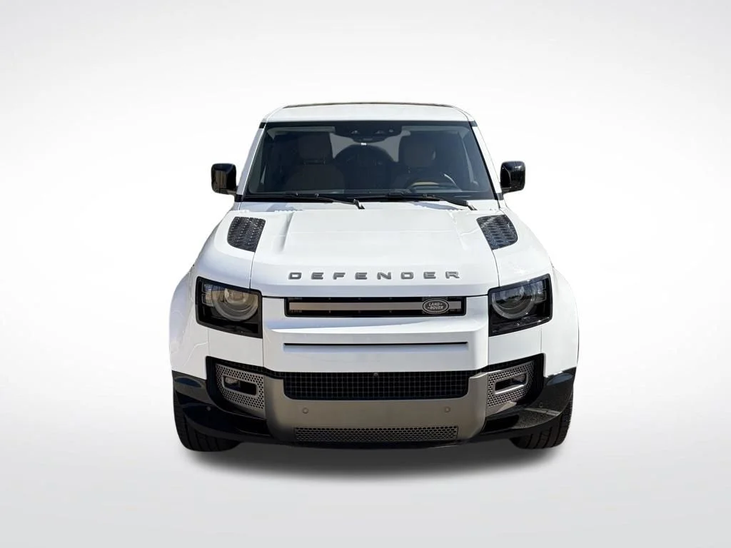 New 2025 Fuji White Land Rover X-Dynamic SE image 2