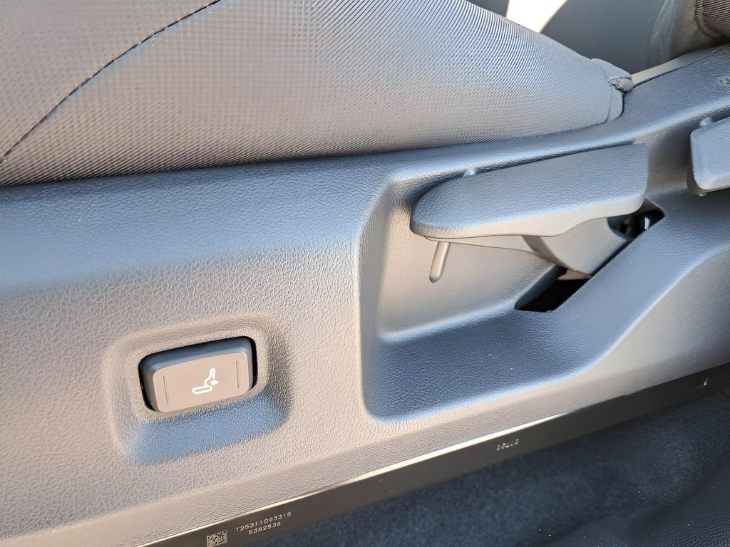2026 Toyota Tacoma SR5 - Photo 15