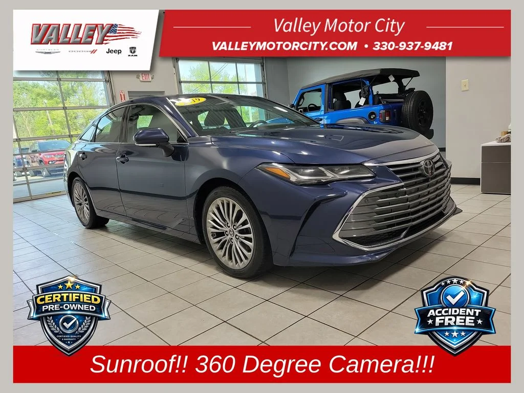 2019 Toyota Avalon Limited's photo