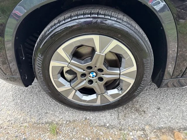 Used 2025 Black BMW xDrive28i image 9