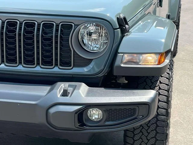 Used 2025 Anvil Clearcoat Jeep Nighthawk image 9