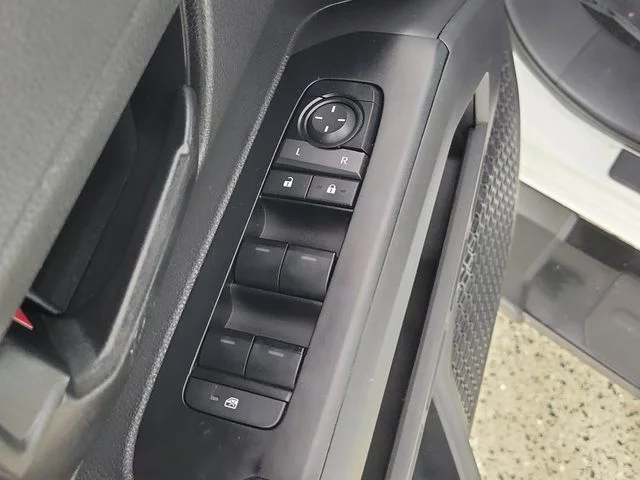 Used 2025 White Toyota SR5 image 22