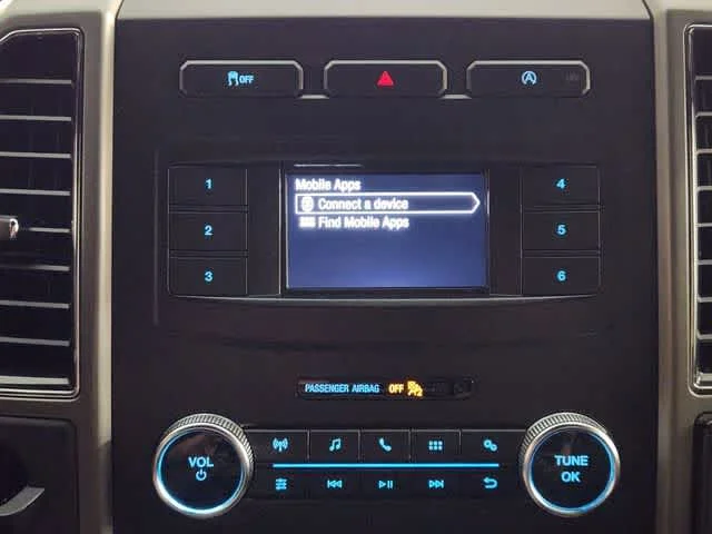 Used 2018 Oxford White Ford XLT image 17