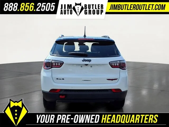 Used 2025  Jeep Trailhawk image 18