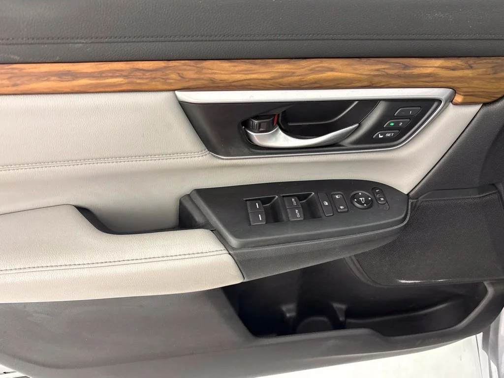 Used 2018  Honda EX-L image 24