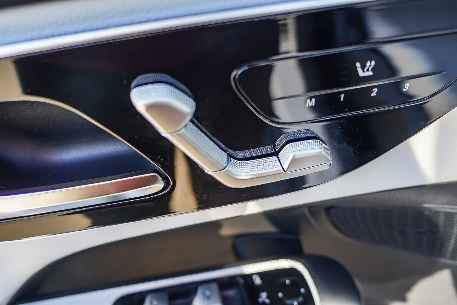 New 2026 Polar White Mercedes-Benz GLC 300 image 24