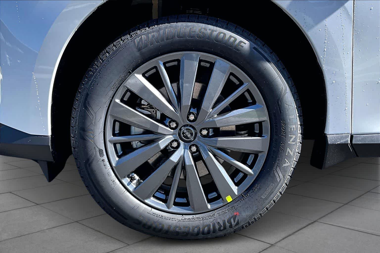 New 2026 Everest White Pearl Tricoat Nissan SL image 11