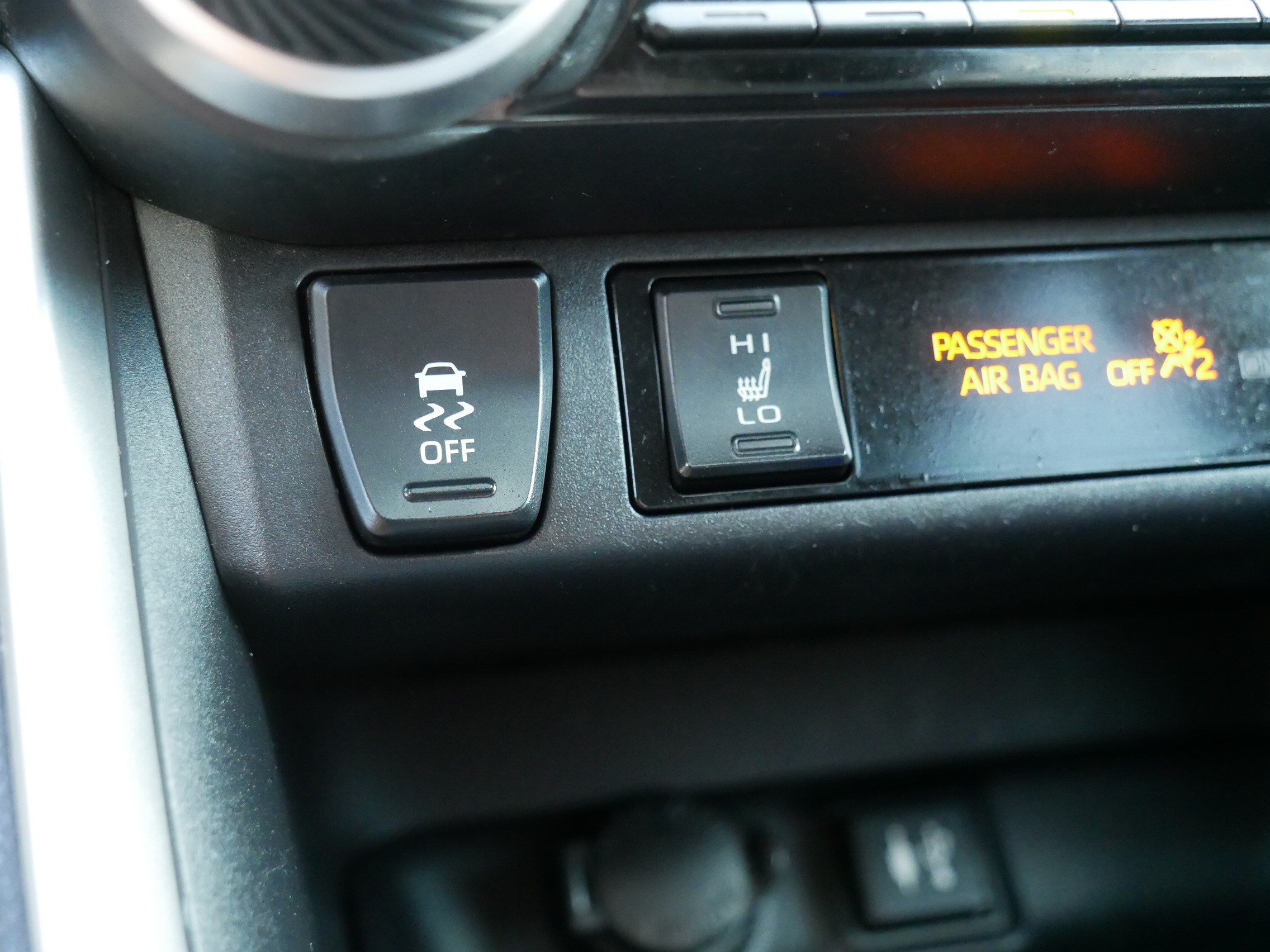 Used 2019 Silver Sky Metallic Toyota XLE image 32
