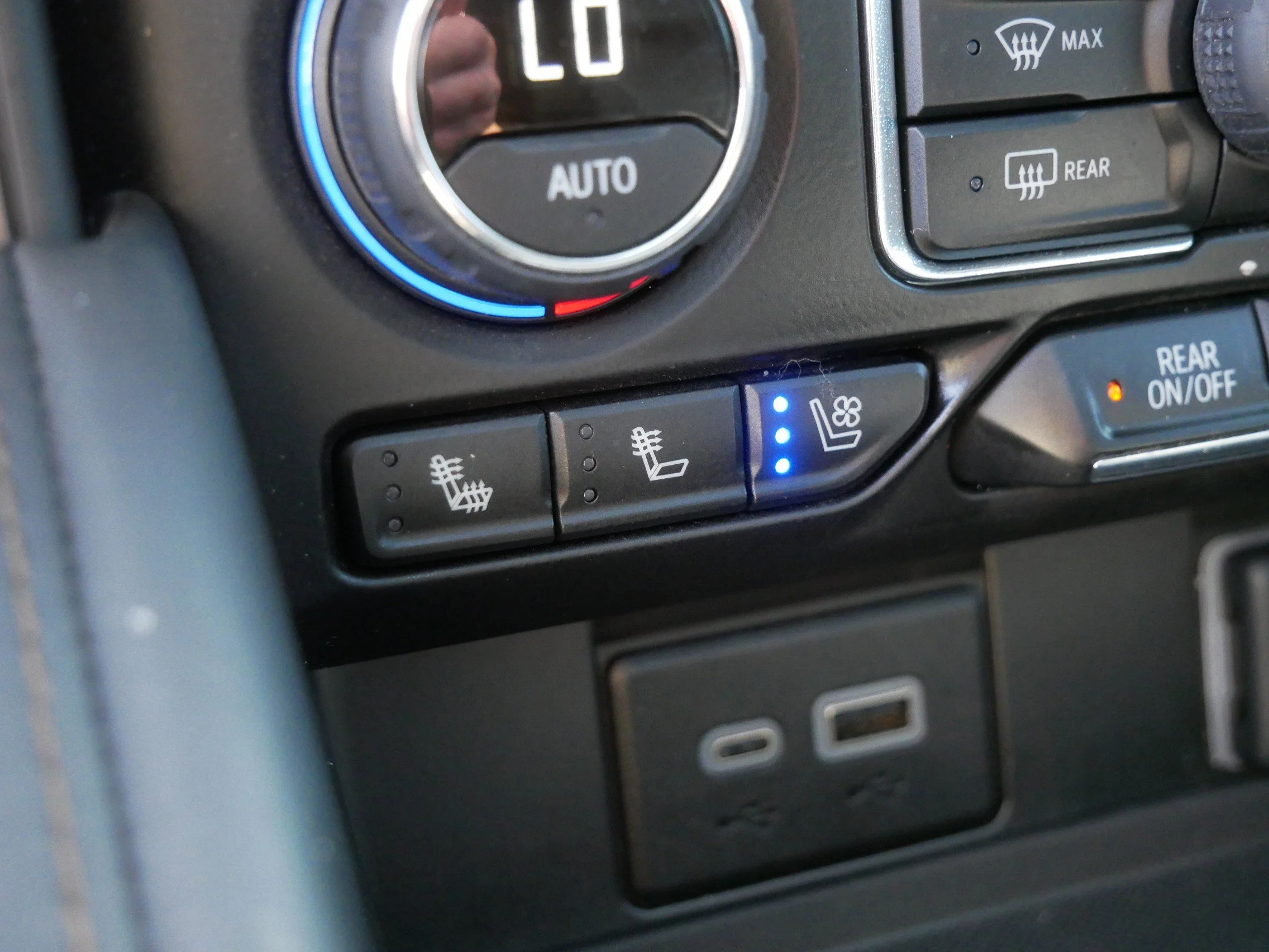 Used 2024 Black Chevrolet High Country image 37