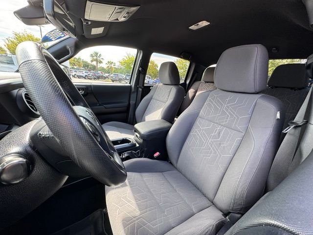 Used 2018 White Toyota TRD Off-Road image 19