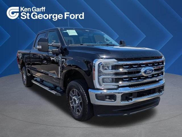 Certified Used 2025 Black Metallic Ford LARIAT image 34