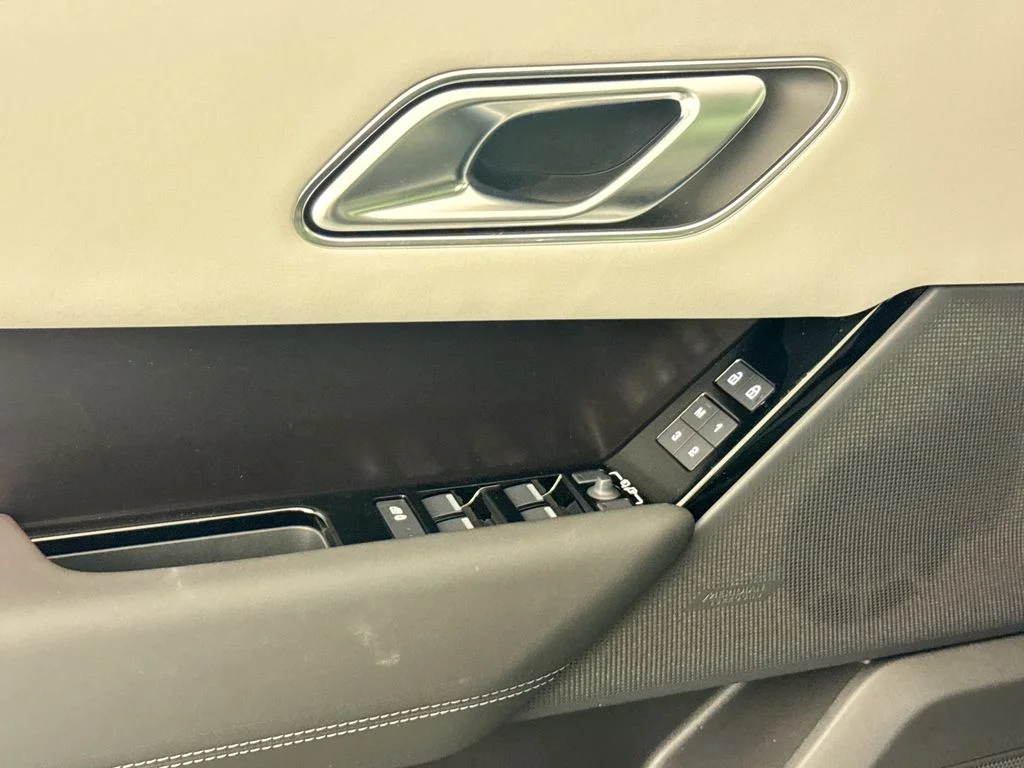 New 2026 Varesine Blue Land Rover Belgravia Edition image 18