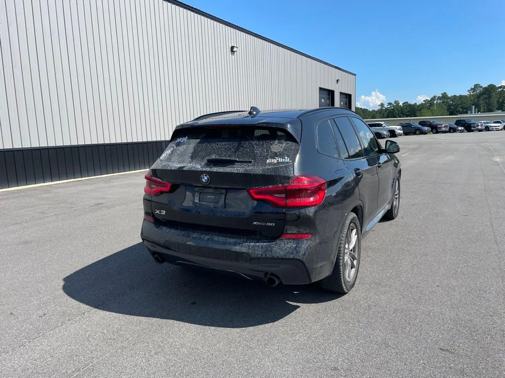 Used 2021 Black BMW xDrive30i image 3