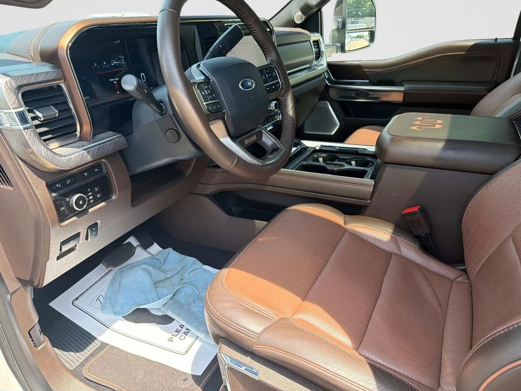 Used 2024 White Ford King Ranch image 22