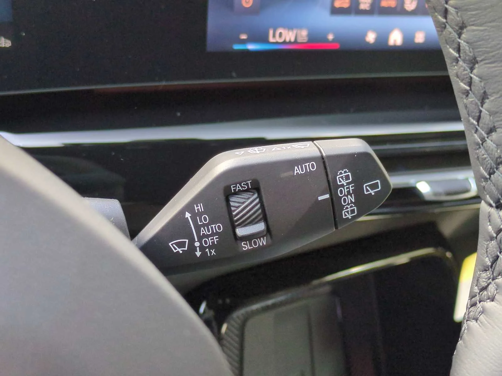 New 2026 Vegas Red Metallic BMW xDrive28i image 27