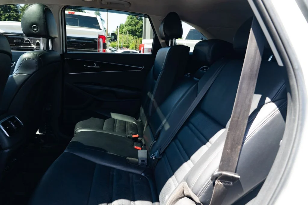 Used 2020 White Kia EX image 20