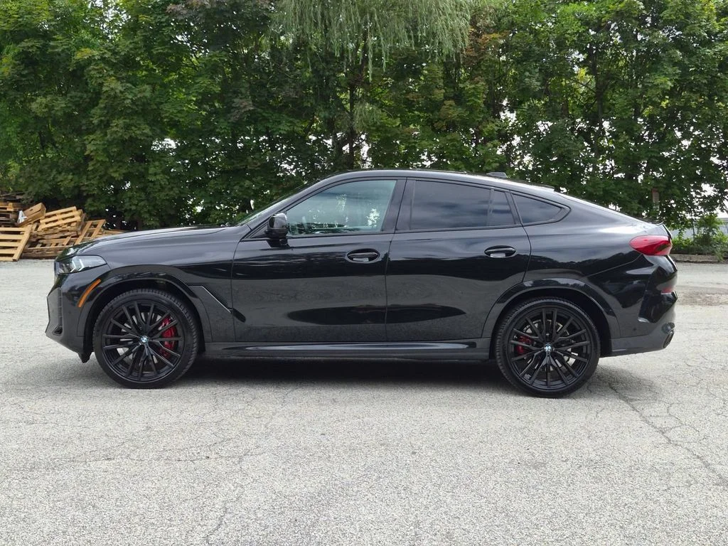Used 2024 Black BMW M60i image 9