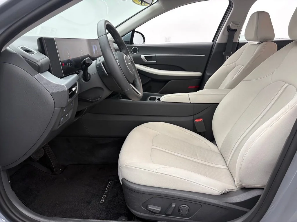 Used 2026 Transmission Blue Hyundai SEL Sport image 14