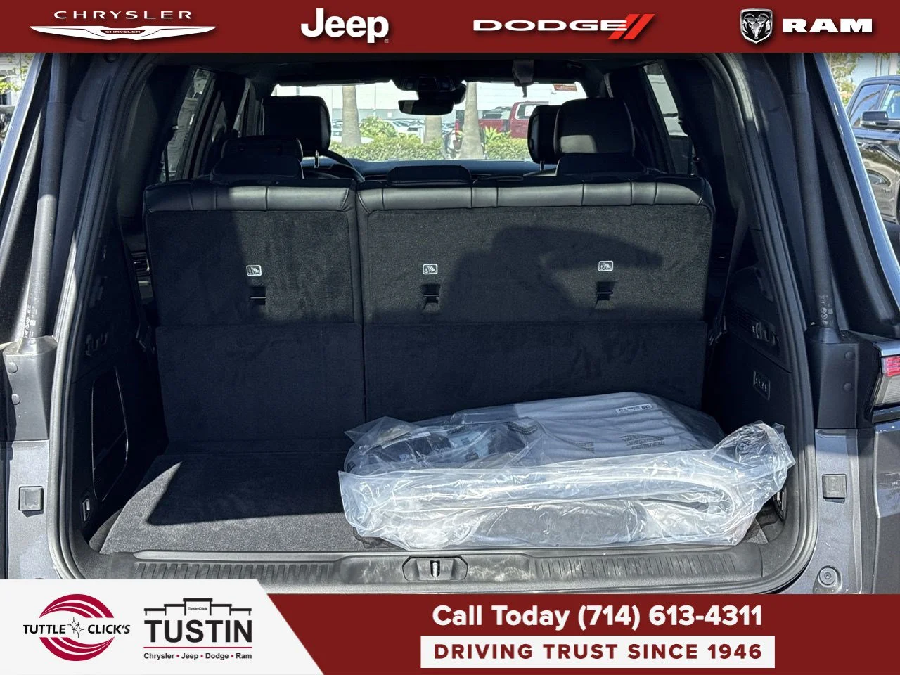 New 2026 Baltic-Gray Metallic Clear-Coat Exterior Paint Jeep 4DR 2WD image 37