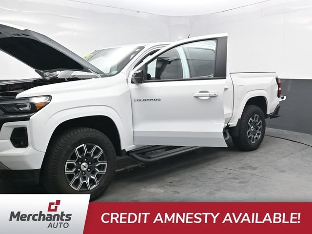 Used 2025 White Chevrolet Z71 image 44