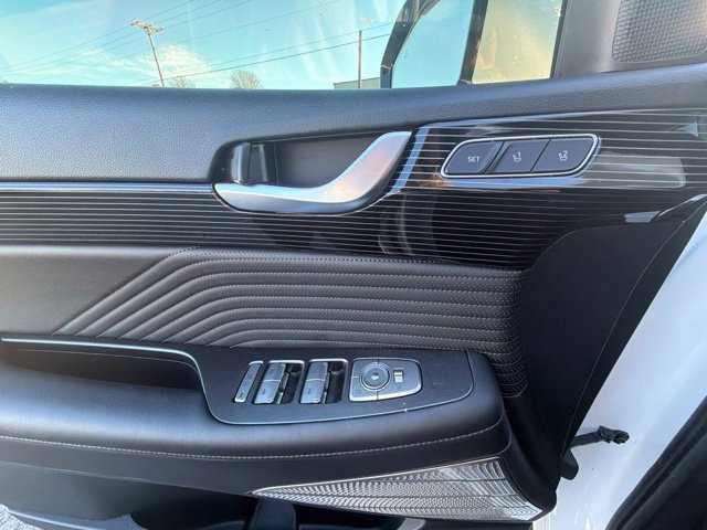 Used 2025 Black Hyundai Calligraphy Night Edition image 17