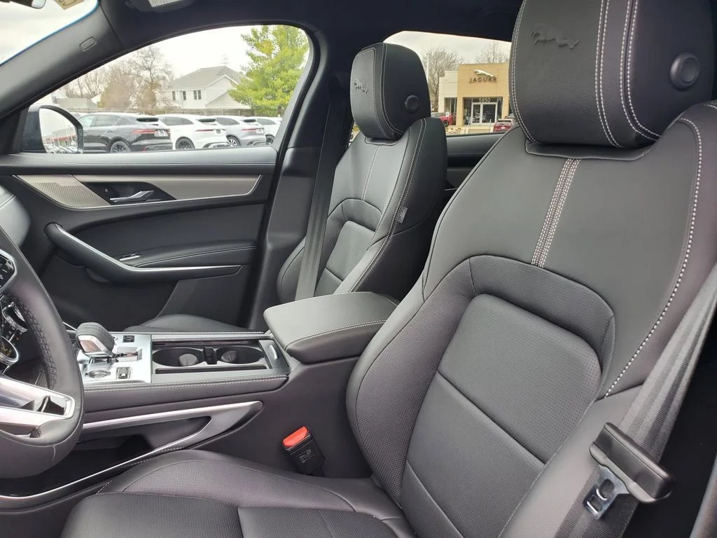 2026 Jaguar F-Pace R-Dynamic S - Photo 16