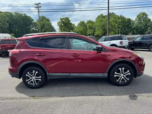 Used 2018 Red Toyota LE image 10