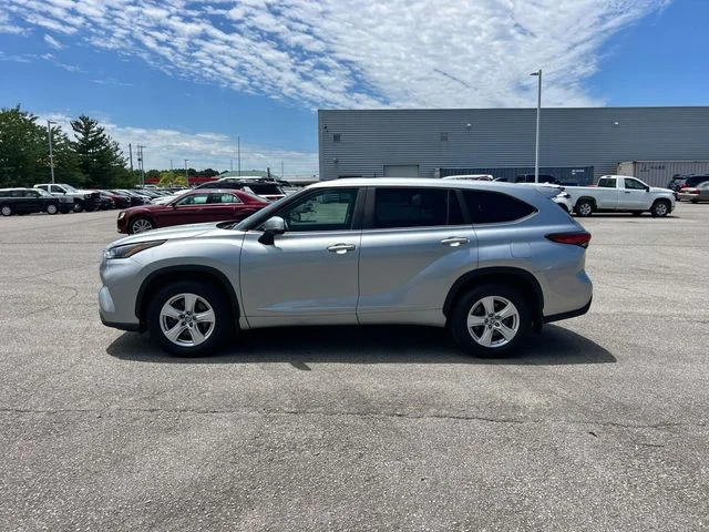 Used 2023 Silver Toyota LE image 7