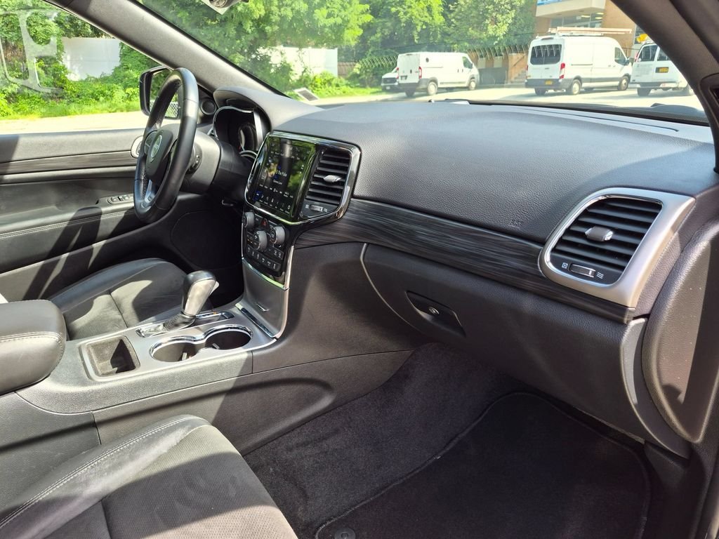 Used 2021 Black Jeep Laredo X image 27