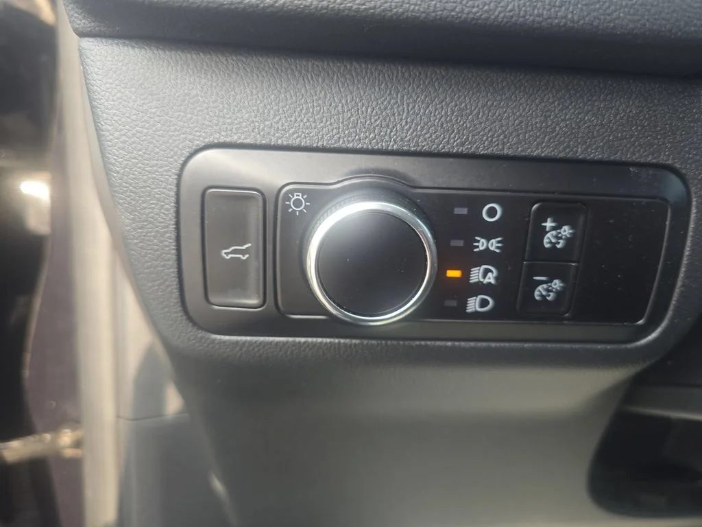 Used 2023 Black Metallic Ford Active image 15