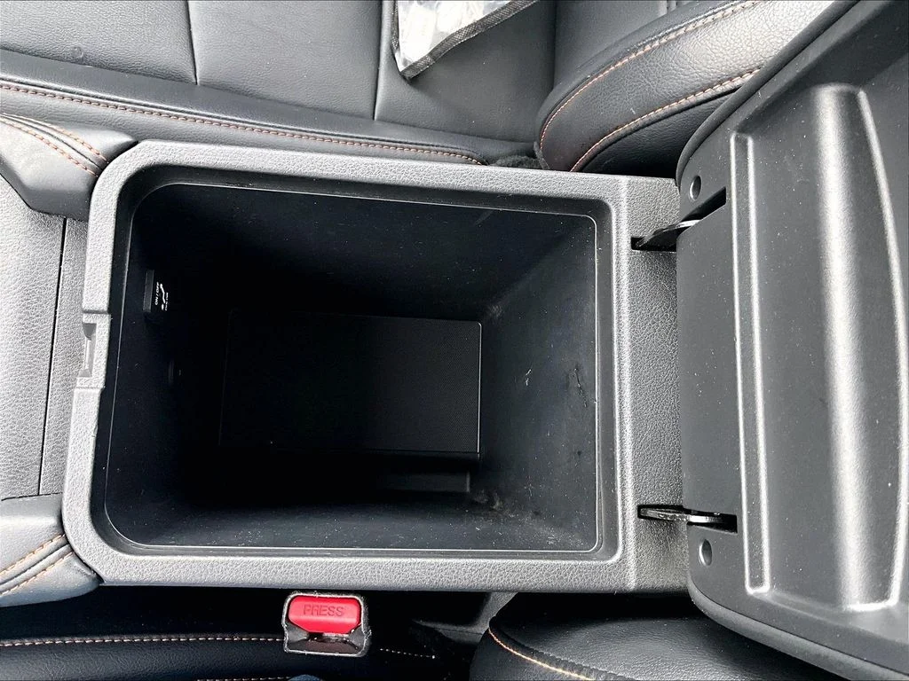 Used 2022 Black Nissan SR image 33
